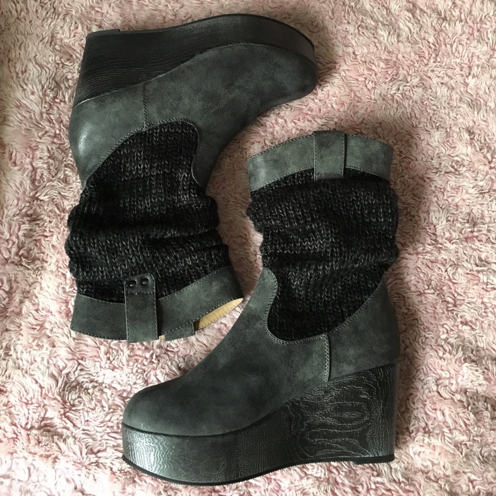 Charcoal Wedge Muk Luk Boots Sz. 7