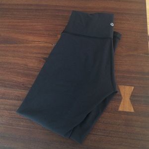 7/8 black lulu leggings
