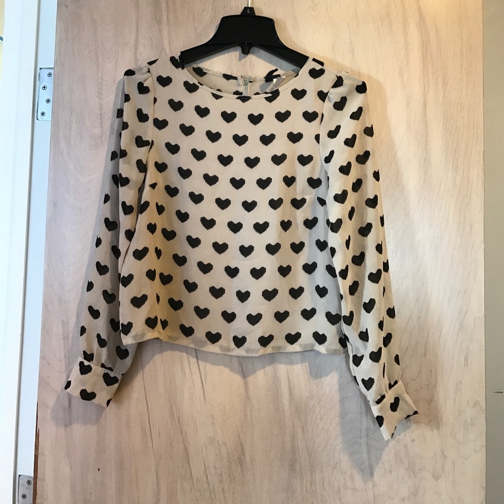 Heart design blouse.
