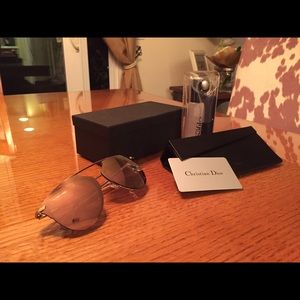 Meet your Posher, Cecilia