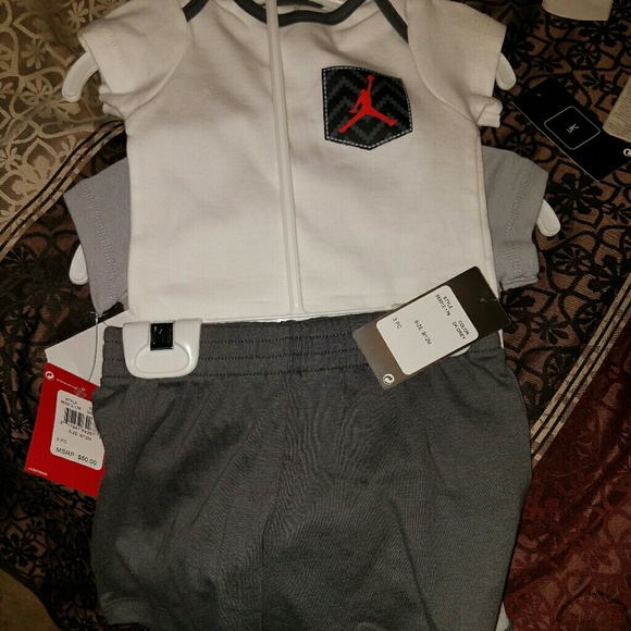 Brand new with tags Nike Jordan outfit - Picture 2 of 2