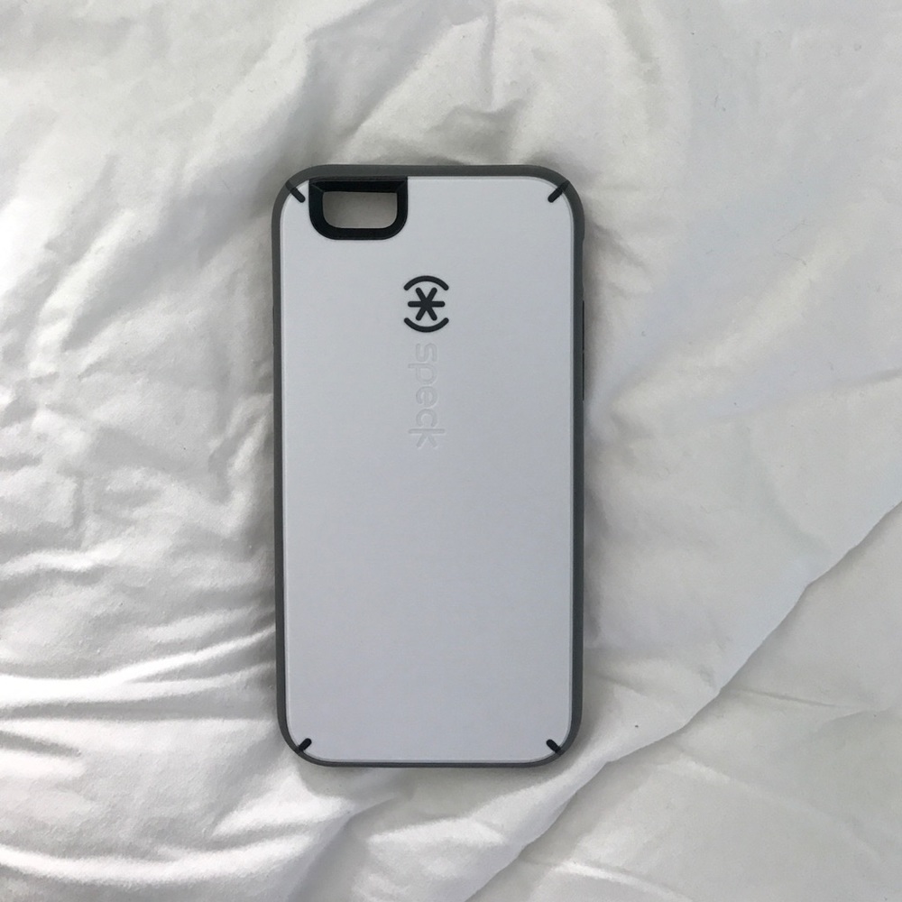 White/Grey Mightyshell Speck case for iPhone 6/6s