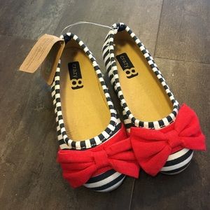 Crazy 8 size 9 girls wedge shoe