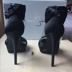 Jessica Simpson Black Satin Platforms- sz 8.5