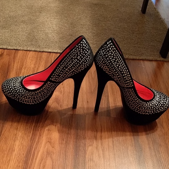 ShoeDazzle Shoes - Picture 2 of 4
