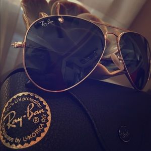 Gold Ray-Ban Aviators
