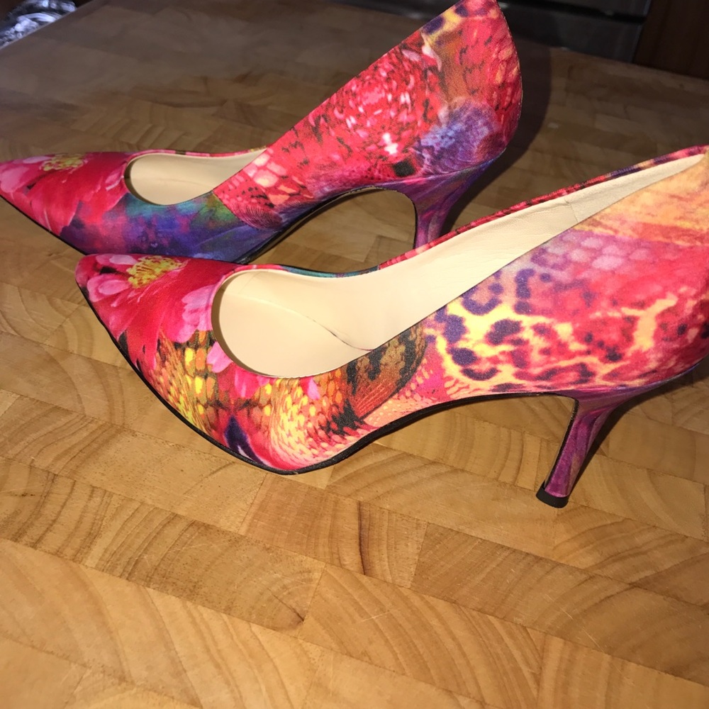 Floral Nine West pumps! New!
