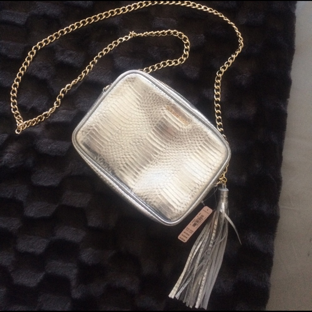 Metallic shoulder purse