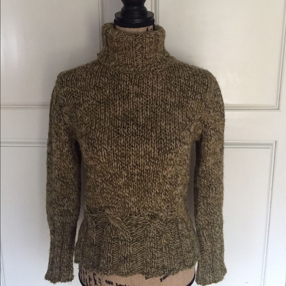 Italian made Berretti wool blend sweater cozy!