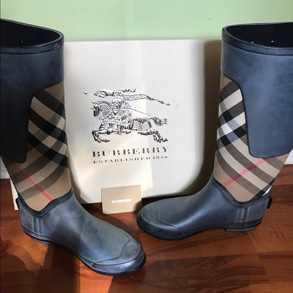 Burberry Clemence style rain boots