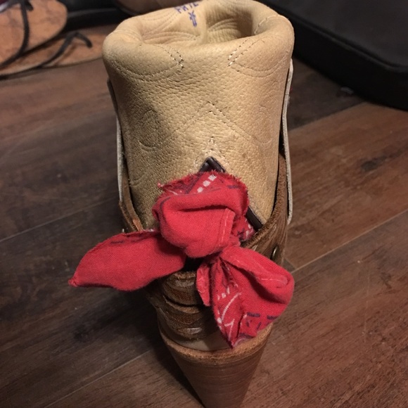 SOLD via Facebook*** $100 - Picture 3 of 4