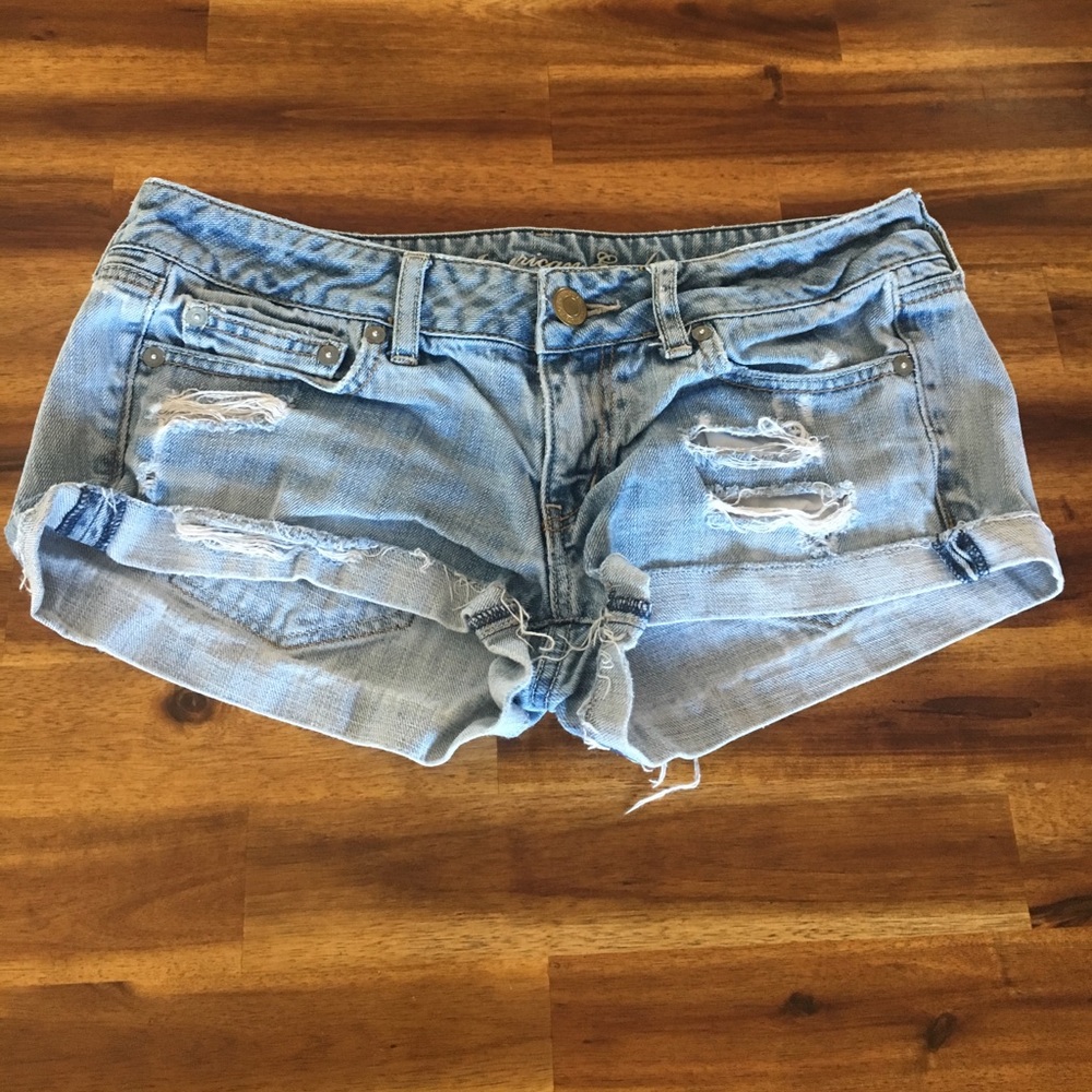 American Eagle destroyed denim short shorts