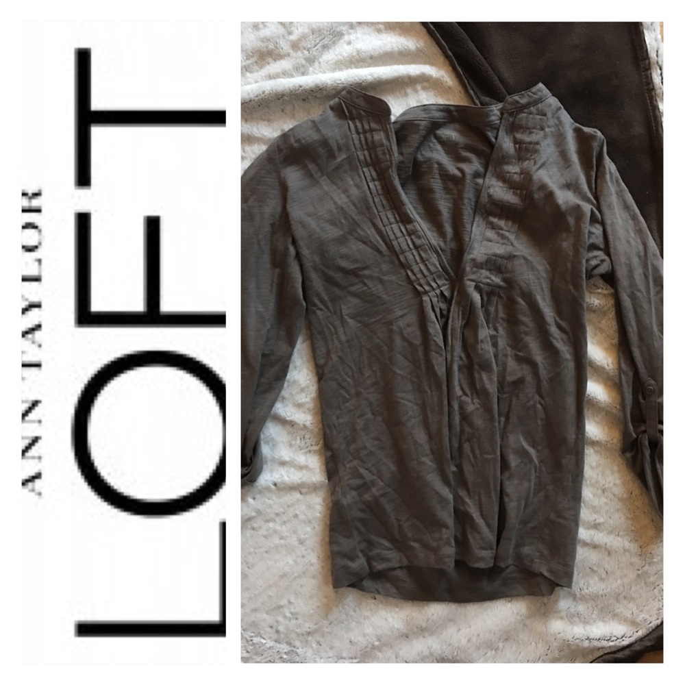 🛍LOFT gray top/blouse