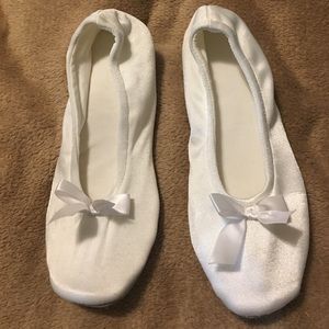 Vintage Isotoner Slippers Sz 8-9 great condition