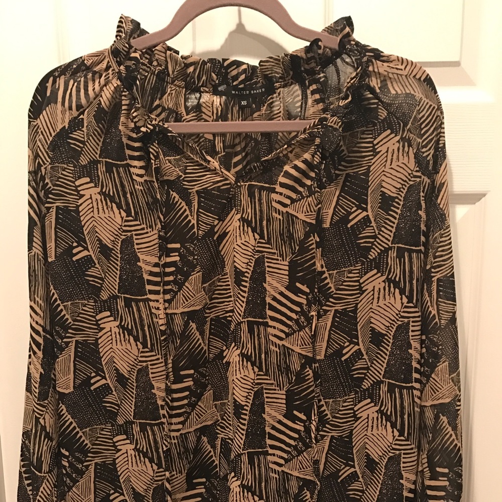 NWT Beautiful silky Walter Baker Blouse