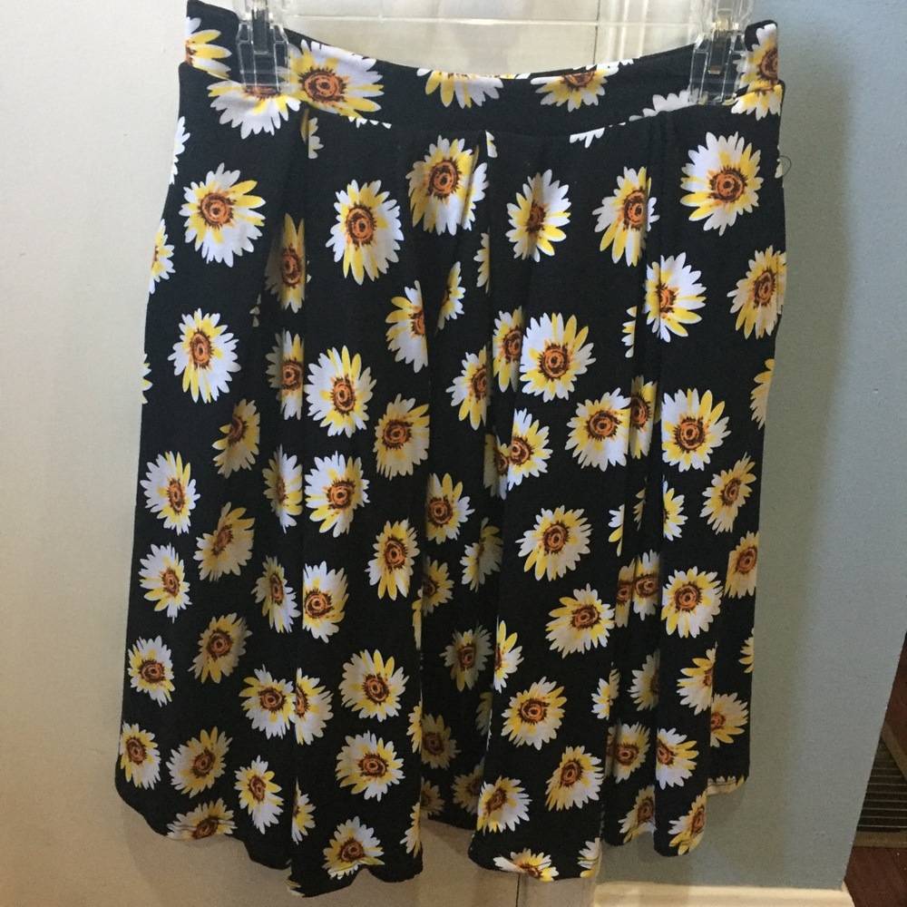 Lularoe Madison Skirt - Small