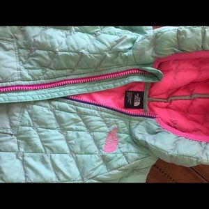 Toddler Girls The NorthFace thermoball-Surf green