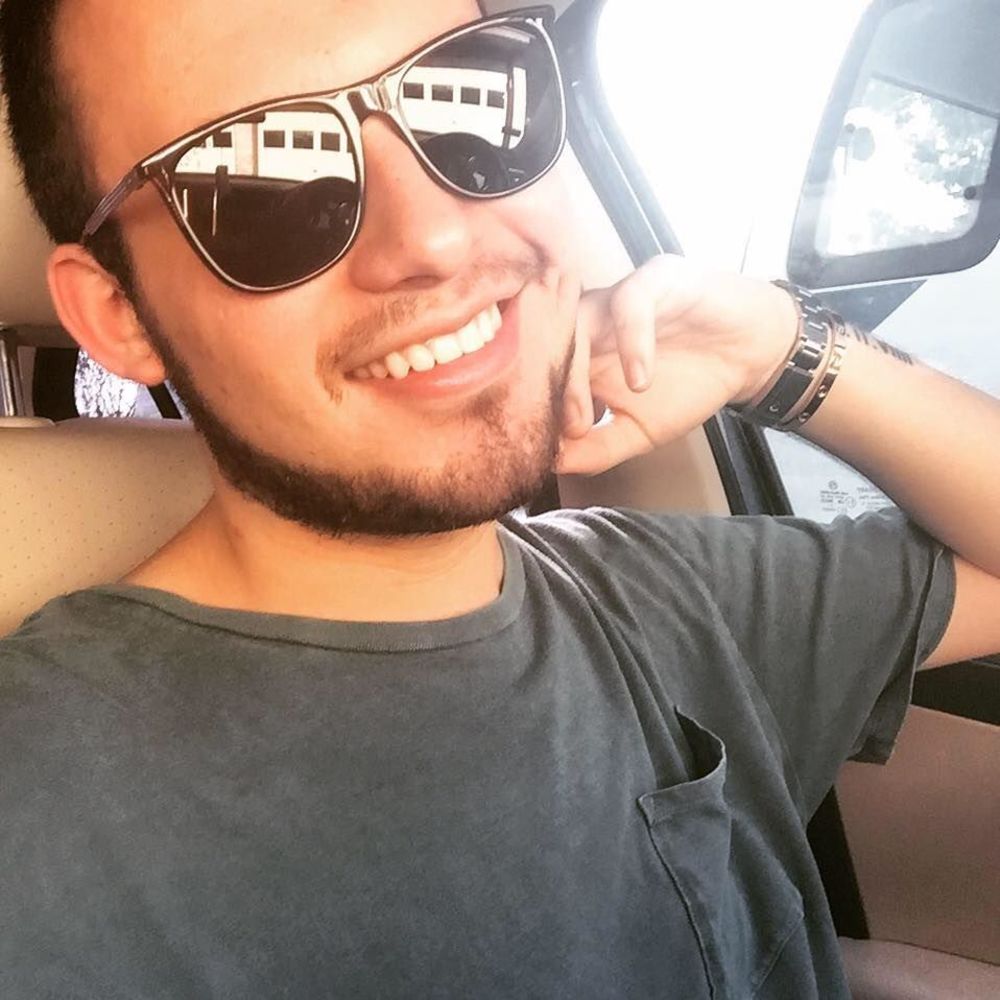 Meet your Posher, Cameron