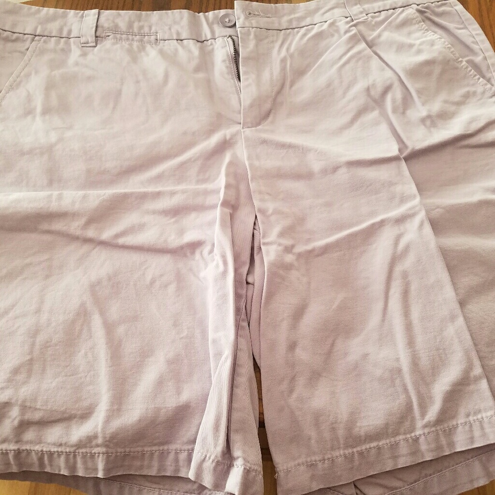 Boyfriend Khaki Roll up Shorts from Gap Sz 16