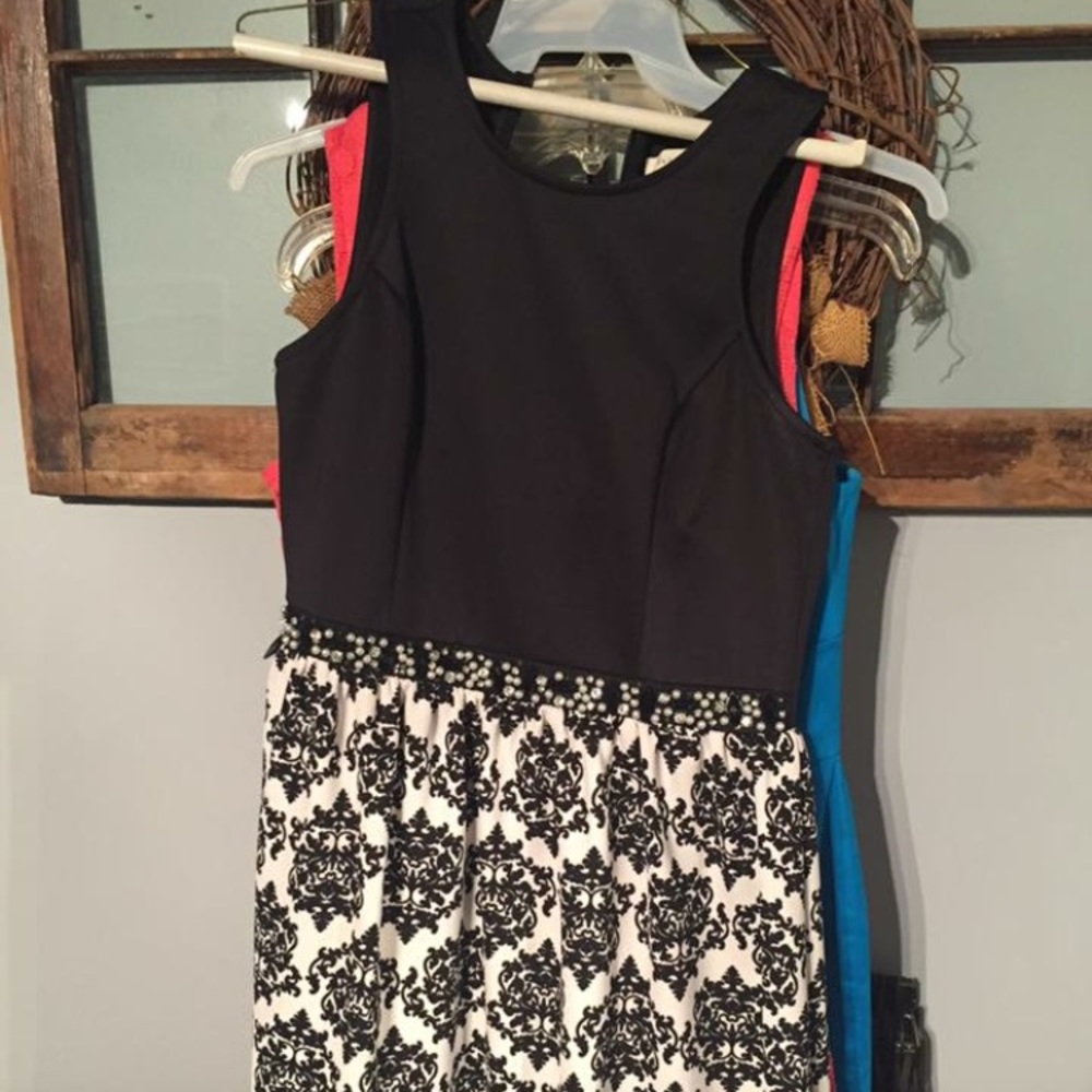 Junior large. Fits like a 10/12