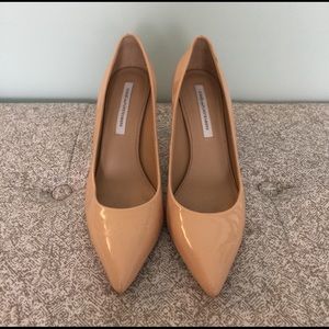Nude Diane von Furstenberg pumps -size 9M