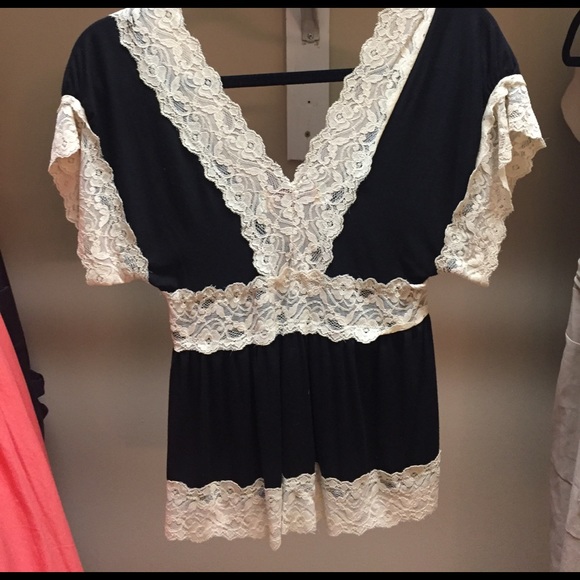 Karlie black lace top - Picture 2 of 2