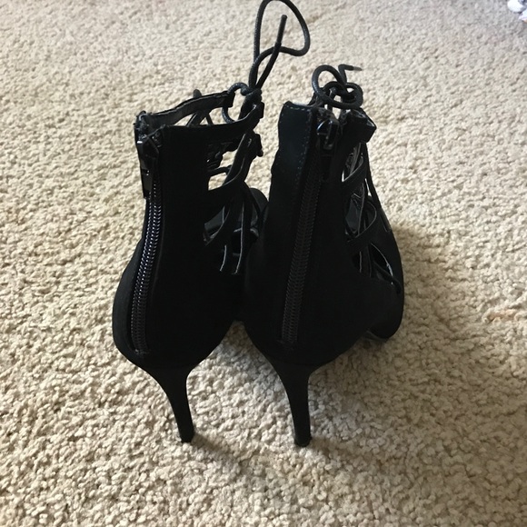 black high heels - Picture 4 of 4