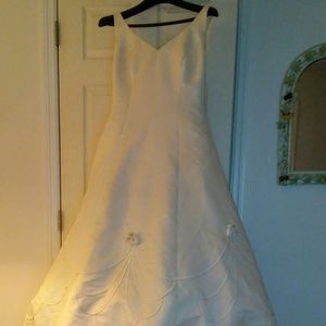 Victoria wedding gown