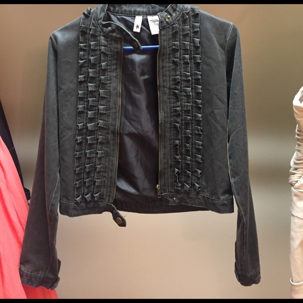 Grey and black jacket!