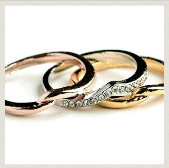 Jewelry - 18K Tri Tone Stackable Pave Wave Midi Rings