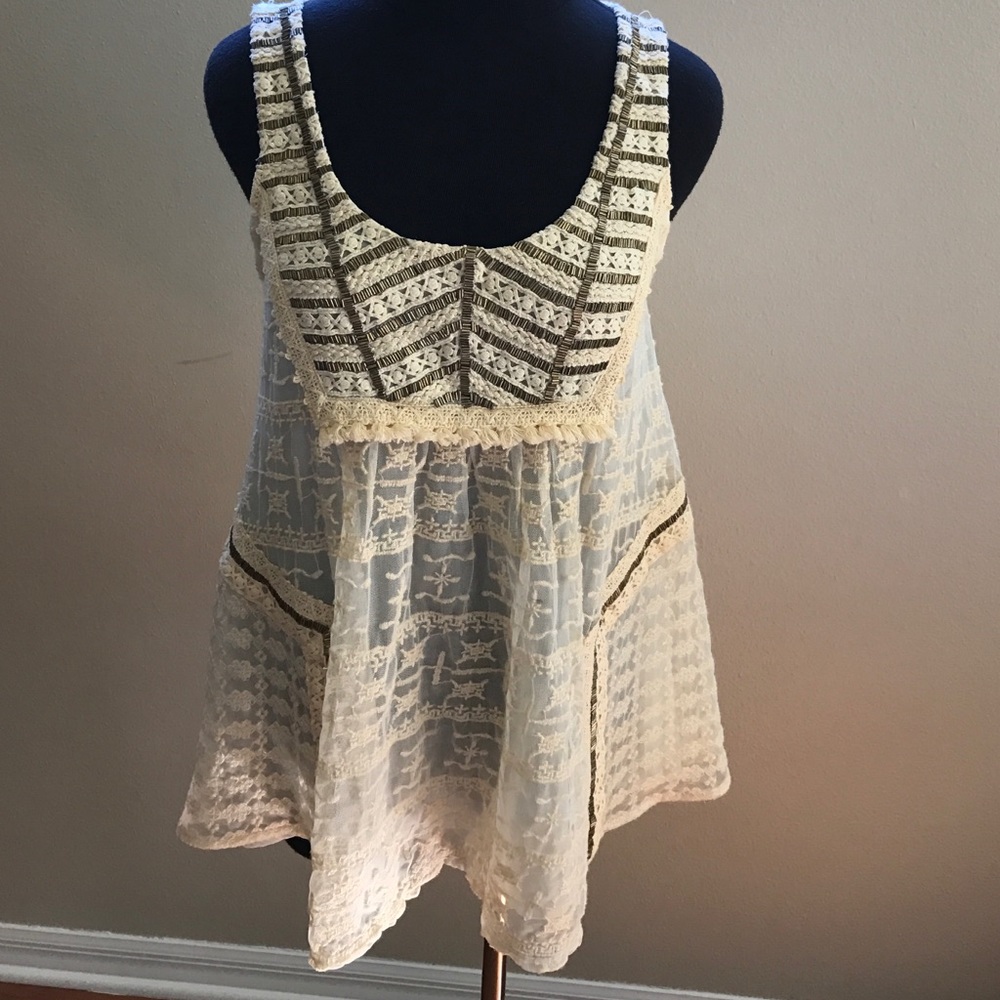 Stunning detail lace top!