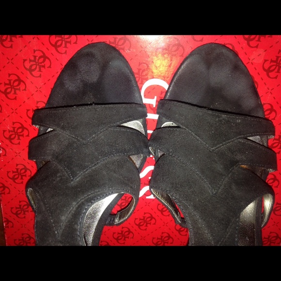 GWNIMBLE Suede heels - Picture 7 of 7