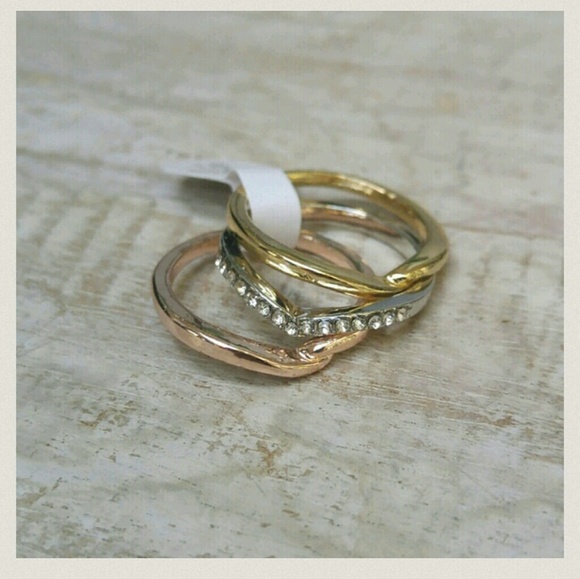 18K Tri Tone Pave Crystal Wave Stackable Midi Ring - Picture 2 of 5