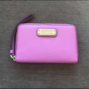 Marc by Marc Jacobs whistler wallet. Lilac Purple