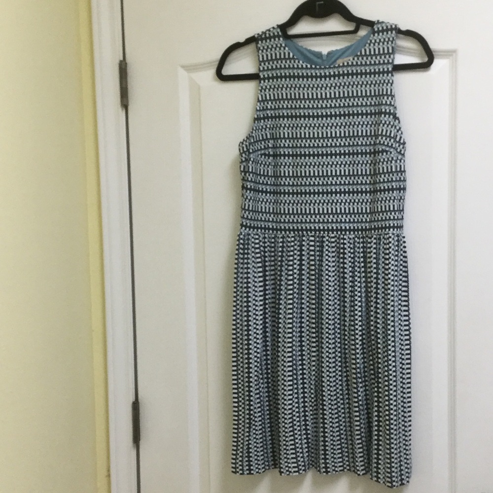 Sleeveless dress