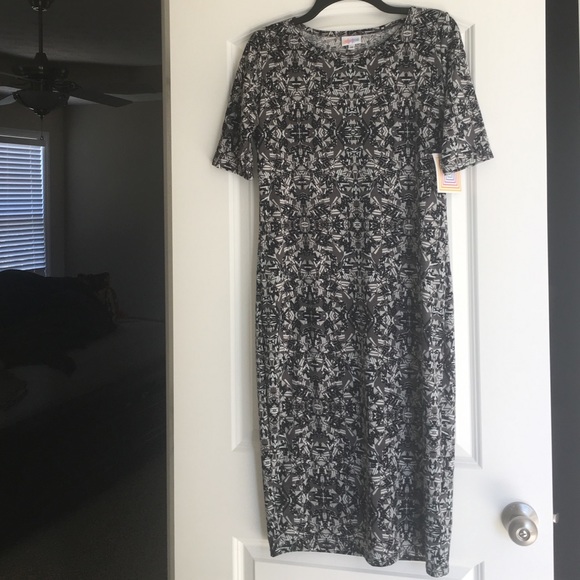 Lularoe Julia - Picture 1 of 2