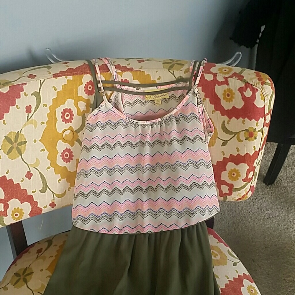Adorable. NEVER WORN Dress