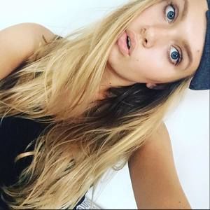 Meet your Posher, Dina