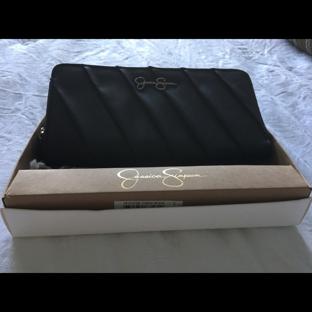 Jessica Simpson wallet. NWT.