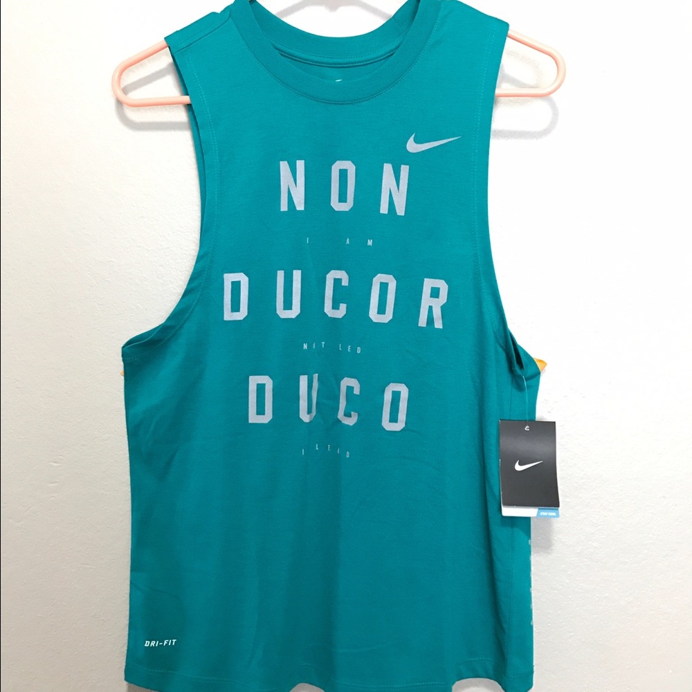 Nike muscle tee NWT