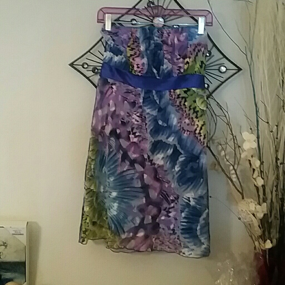 Adorable strapless dress