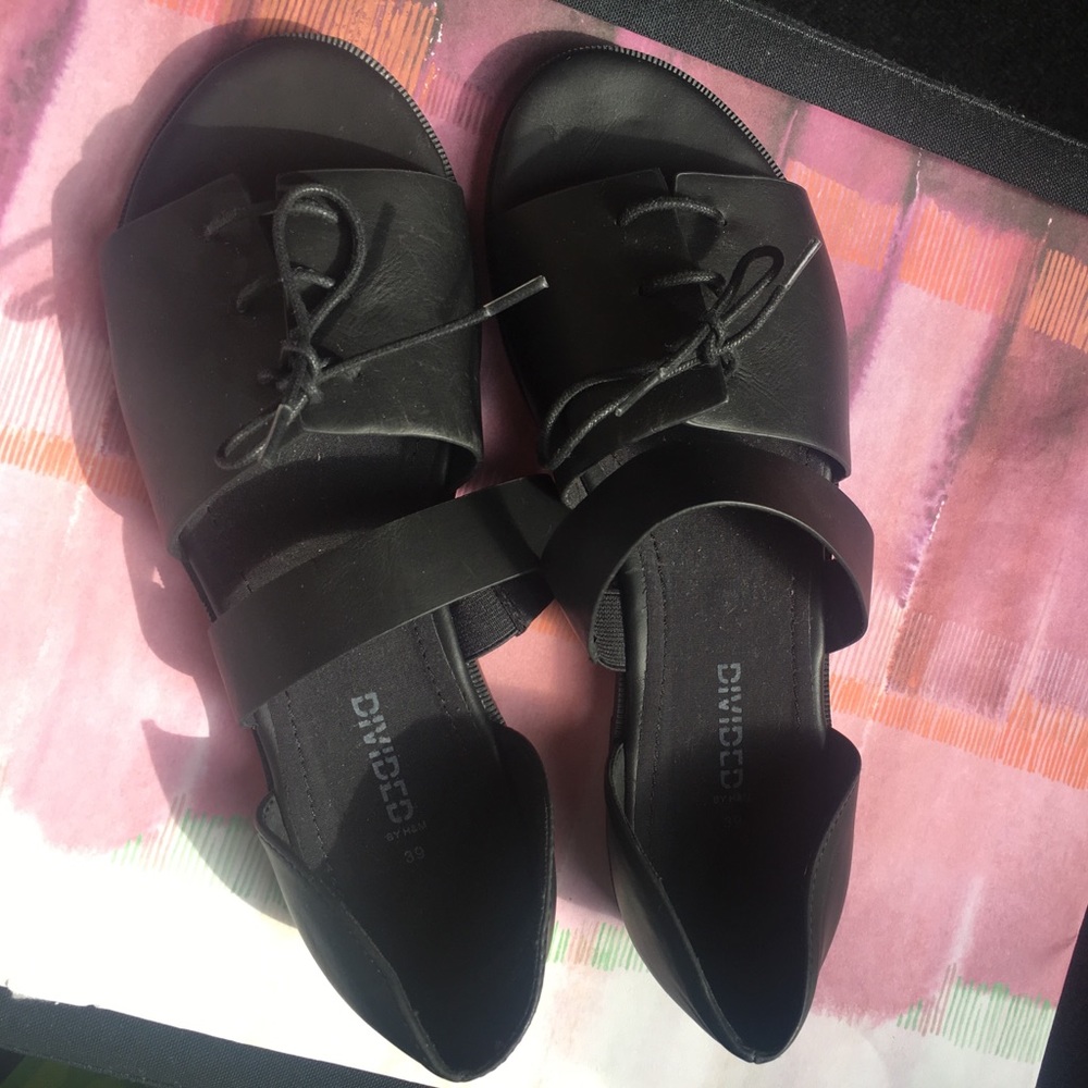 🐾 Never Worn Black Sandals🐾