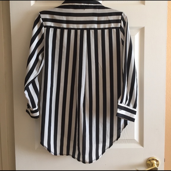 Button down top - Picture 2 of 4