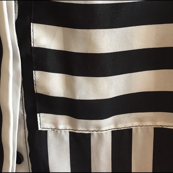 Button down top - Picture 3 of 4