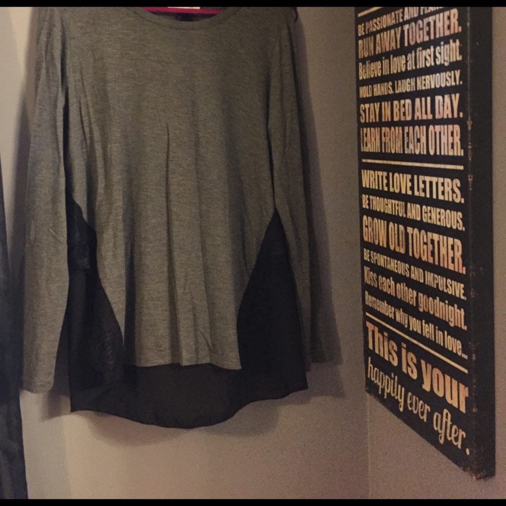 Black/gray shirt. Size large.