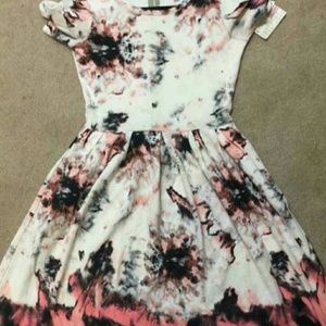 ISO Lularoe amelia
