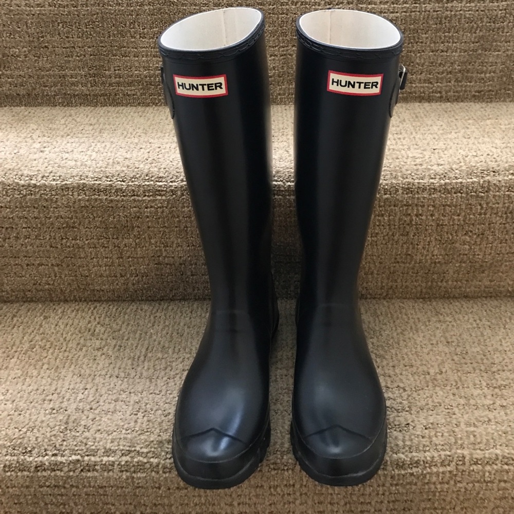 HUNTRESS Hunter Boots in Black size 8