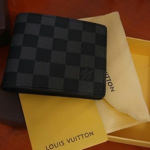 Louis vuitton wallet black