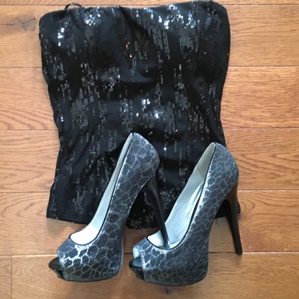 Strapless Sequin Black Top with back cut out👀