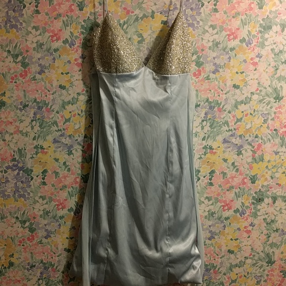 Dresses & Skirts - Vintage beaded prom/homecoming dress